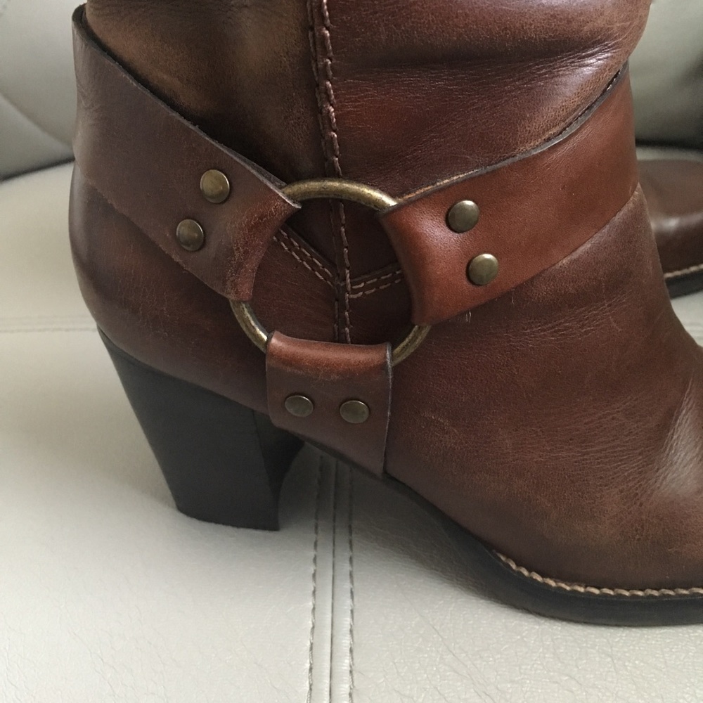 Mia Boots 👢 - Picture 4 of 7